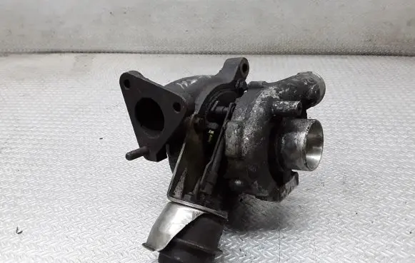 Audi A4 S4 B5 8D Turbo 028145702