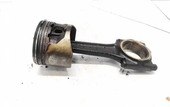 Jaguar XJ X308 Piston with connecting rod