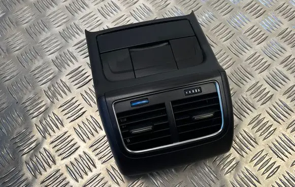 Rear air vent grill