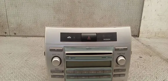 Toyota Corolla Verso AR10 Radio/CD/DVD/GPS head unit 861200F030