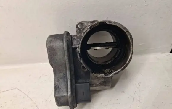 Audi A3 S3 8P Throttle valve 03G128063B 05008B1320