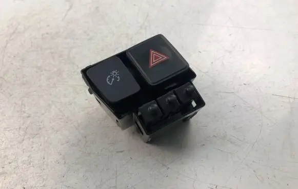 Toyota Prius (XW30) Hazard light switch 75F218