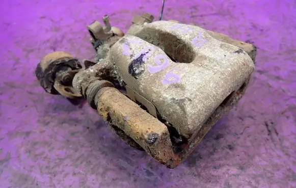 Opel Zafira A Rear brake caliper
