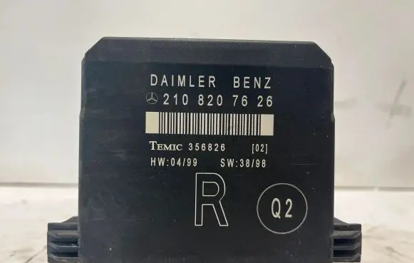 Mercedes-Benz E W210 Door control unit/module 2108207626 356826