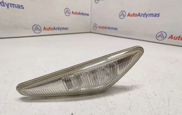 BMW 3 E46 Front fender indicator light 6920732 63136920732