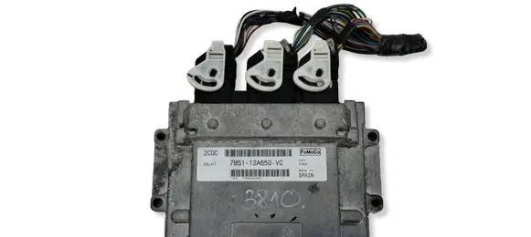 Ford Focus Engine control unit/module 7M5112A650VC YAH8H1A01WC01