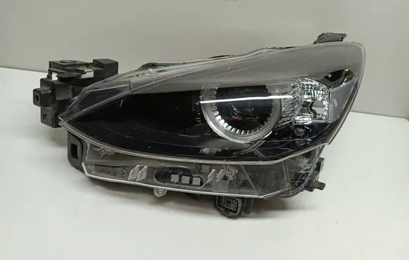 Mazda 2 Headlight/headlamp D43N51040