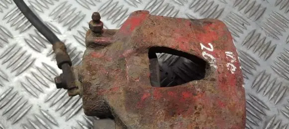 Volkswagen Golf IV Front brake caliper