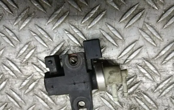 Opel Vectra C Fuel pressure regulator 55354529