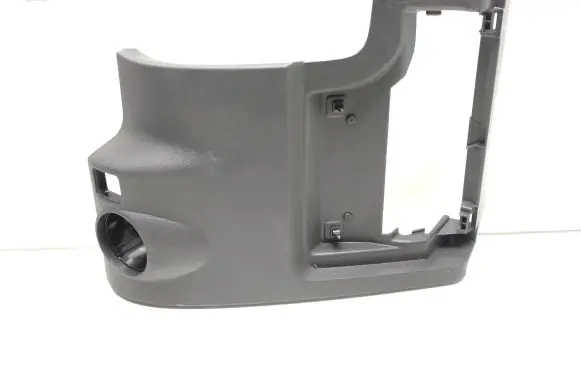Volkswagen Tiguan Dashboard lower bottom trim panel 5M1858210A 5m1858365f