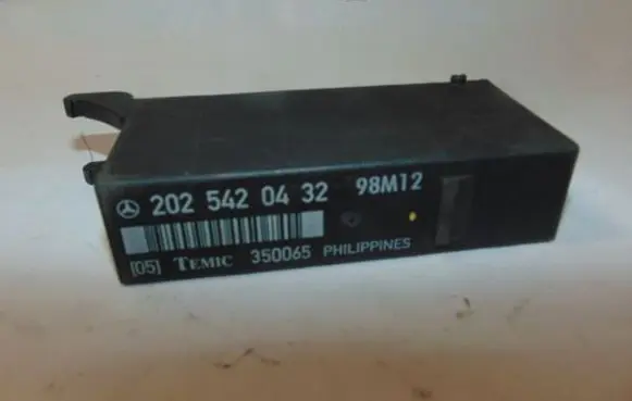 Mercedes-Benz C W202 Light relay A2025420432 A2025420032