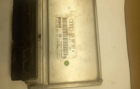 Audi A4 S4 B6 8E 8H Engine control unit/module 8E0907557A 26SA7260 0261206039