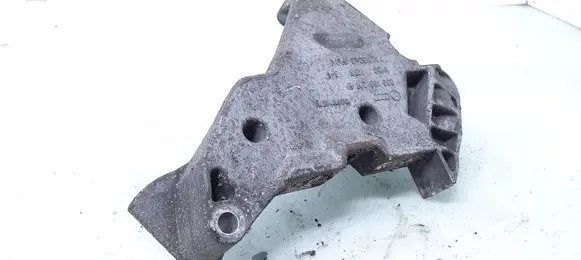 Volkswagen Touran I Engine mounting bracket 03G199207E