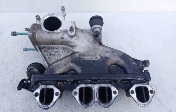Volkswagen Golf IV Intake manifold 038129713BD