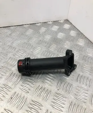 BMW 5 F10 F11 Engine coolant pipe/hose 7810707 10808611