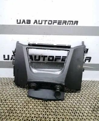 Hyundai i30 Radio/GPS head unit trim 84760A6900