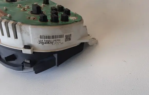 KIA Sorento Speedometer (instrument cluster)