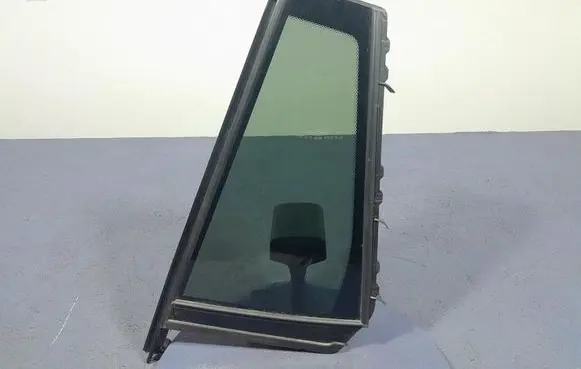 BMW X3 E83 Rear door window glass 7410055