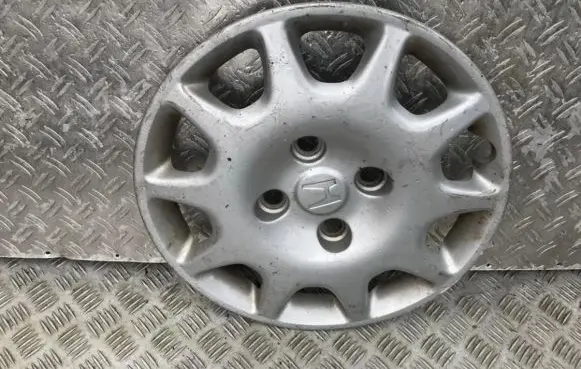Honda Accord R15 wheel hub/cap/trim 