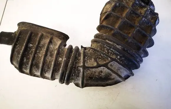 Audi 80 90 B2 Air intake hose/pipe 