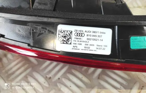 Tailgate rear/tail lights