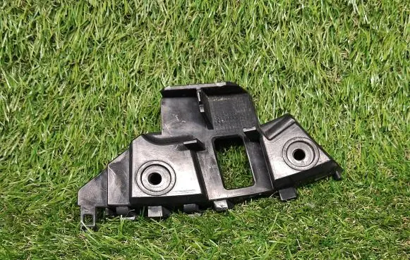 Volkswagen Jetta VI Front bumper mounting bracket 5C6807183
