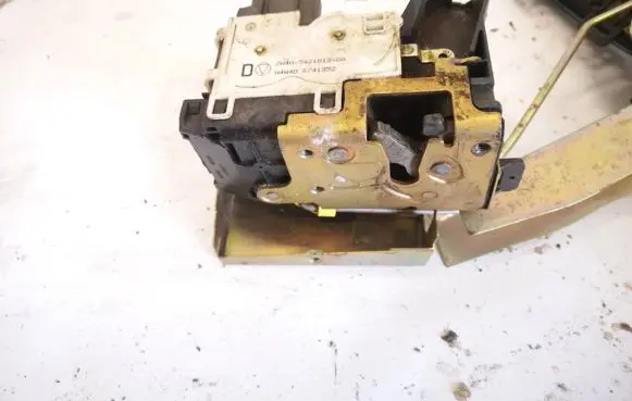 Jaguar S-Type Front door lock 2w4a5421812ga 2w4a-5421812-ga