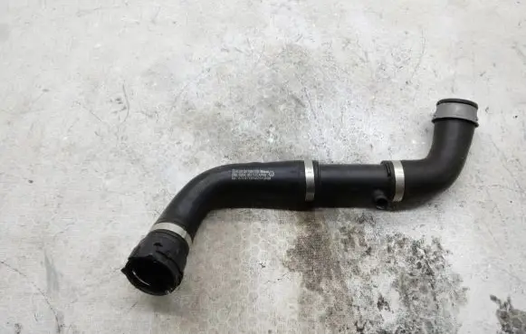 Mercedes-Benz C W205 Engine coolant pipe/hose A2055017184 DBL625416 YAP4653712N28