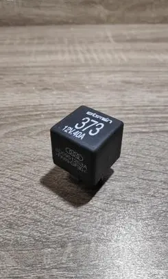 Volkswagen PASSAT B5.5 Other relay 8D0951253A 373