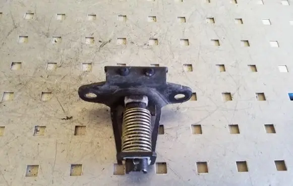 Mitsubishi L200 Tailgate/trunk/boot tension spring 