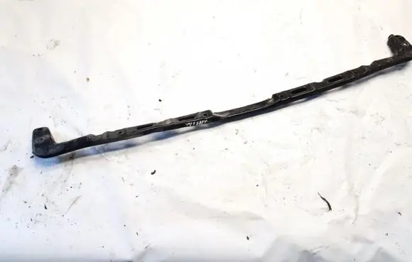 Volkswagen Golf IV Radiator support slam panel