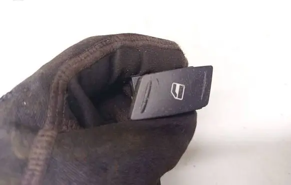 Skoda Octavia Mk2 (1Z) Electric window control switch 1z0959856