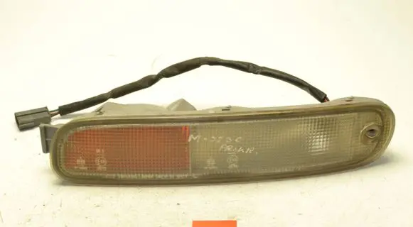 Mazda 323 Front indicator light 21061703
