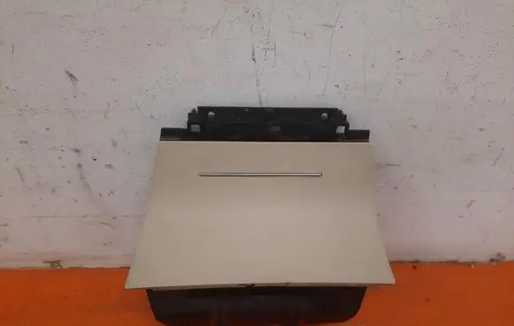Skoda Octavia Mk2 (1Z) Car ashtray 1Z1863077A