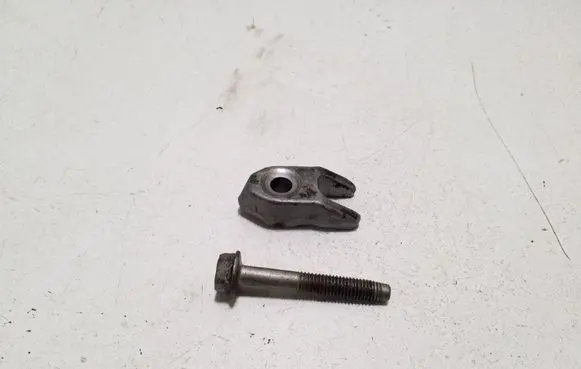 Chevrolet Captiva Fuel Injector clamp holder 