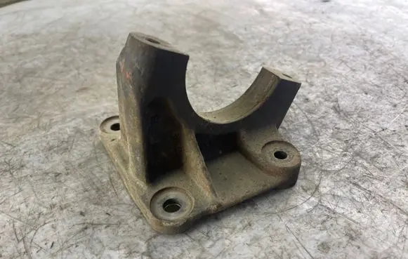 Volvo S60 Driveshaft support bearing bracket 9143465