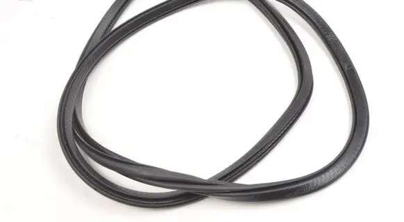 Volvo XC60 Front door rubber seal 32229254