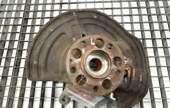 Mercedes-Benz CLA C117 X117 W117 Front wheel hub spindle knuckle 