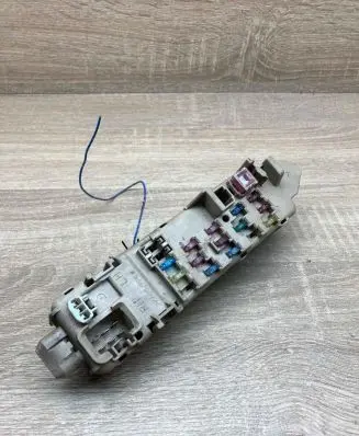 Toyota Corolla E120 E130 Fuse module 8F180296 4920