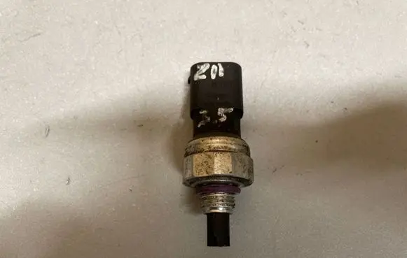 Air conditioning (A/C) pressure sensor
