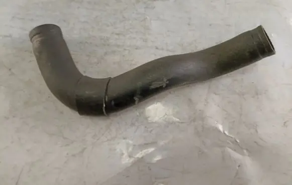 Peugeot 4007 Engine coolant pipe/hose