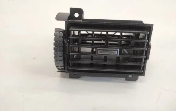 Nissan X-Trail T30 Dashboard side air vent grill/cover trim 687608H600 687608H300 E5685161100