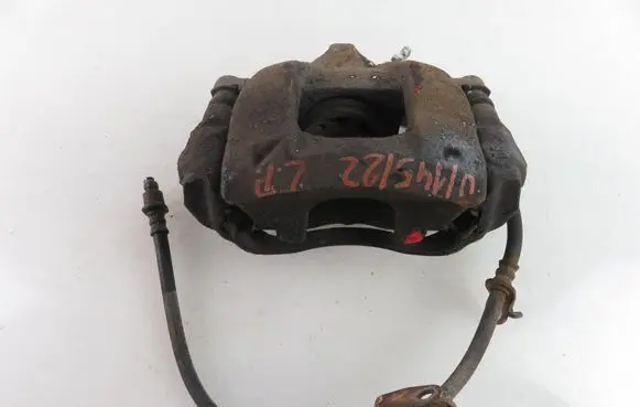 Toyota Auris 150 Front brake caliper 