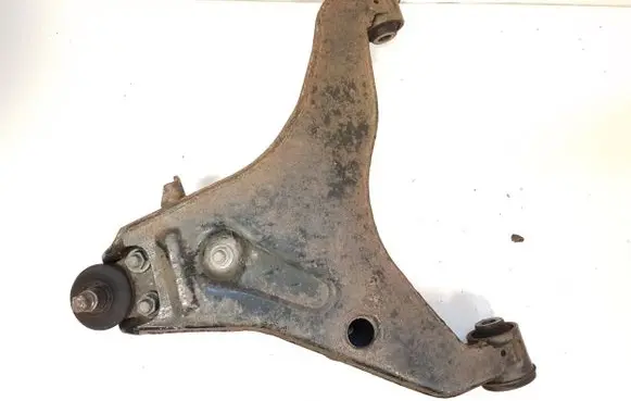 Mitsubishi L200 Front lower control arm/wishbone 4013A088
