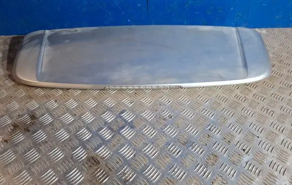 Tailgate/trunk spoiler