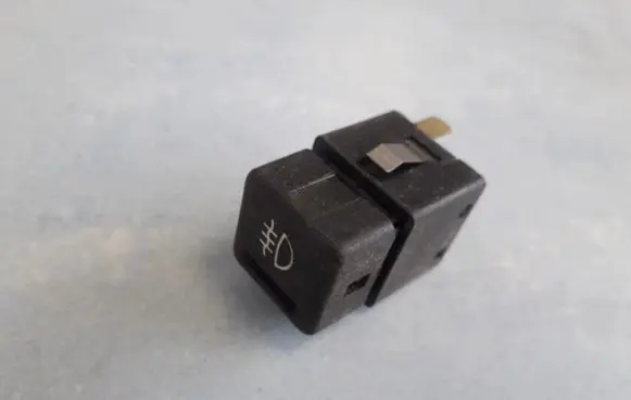 Opel Astra F Fog light switch 90228201