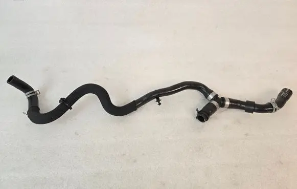 Engine coolant pipe/hose