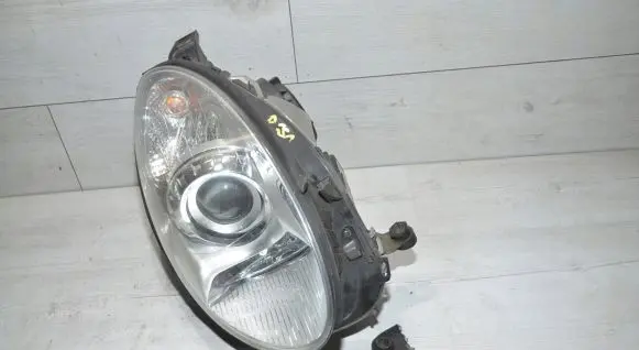 Mercedes-Benz R W251 Headlight/headlamp