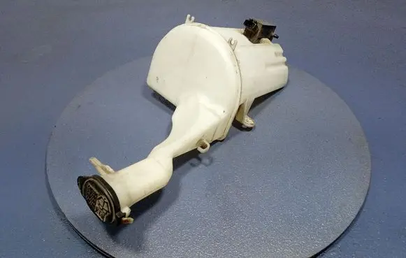 Toyota Yaris Verso Windshield washer fluid reservoir/tank 060351-995