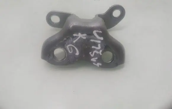 Toyota Avensis T250 Rear door upper hinge